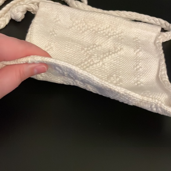 Small cream colored purse; breaded strap; handmade - Picture 5 of 7